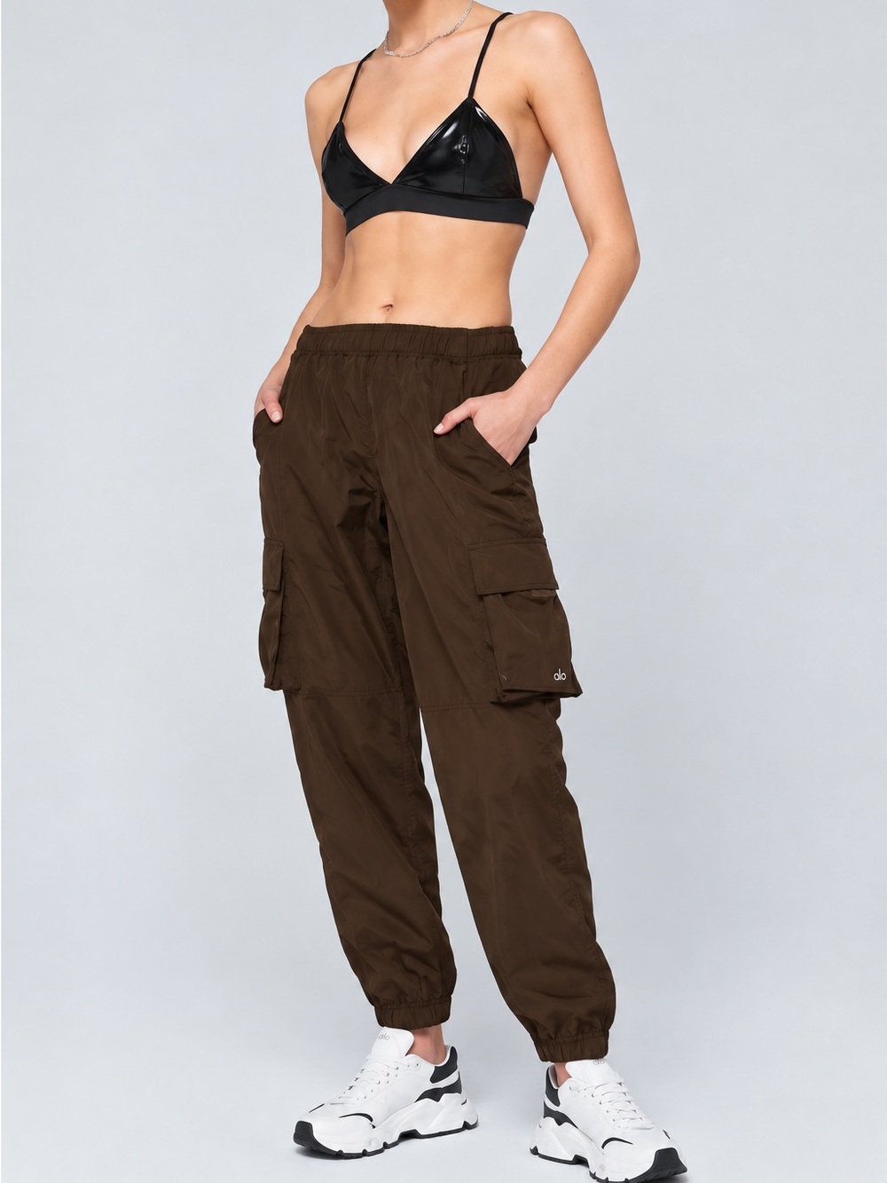 Alo Yoga It Girl Cargo Utility Jogger Pants Espresso Brown XXS